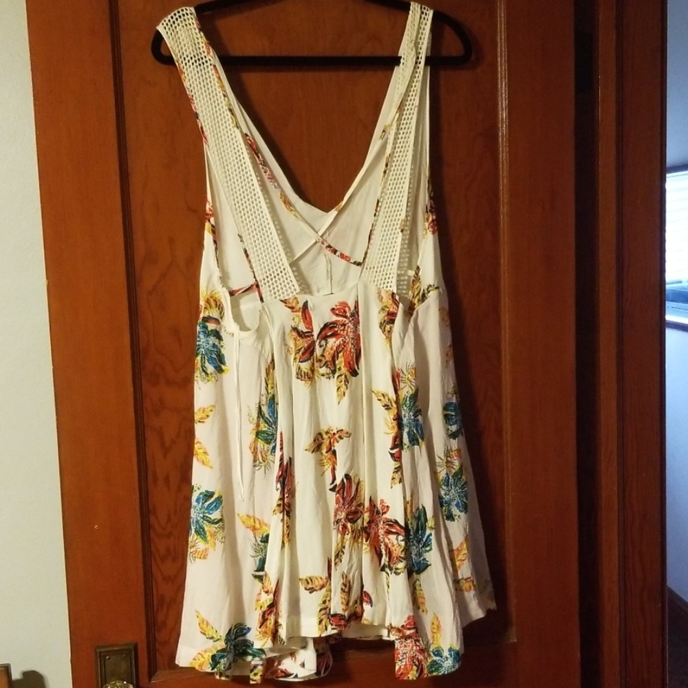 Nice flowy dress - Picture 2 of 3